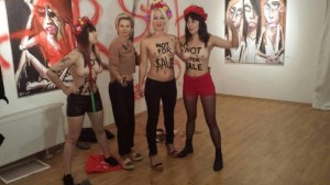 Auftritt der Femen in der Galerie Iliev anlässlich der Ausstellung "Women for Sale"