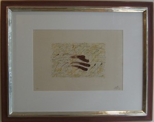 "Lithografie in Gelb, Grau und Rot" von 1971, Originallithografie mit Weißgoldrahmen 82 x 102 cm